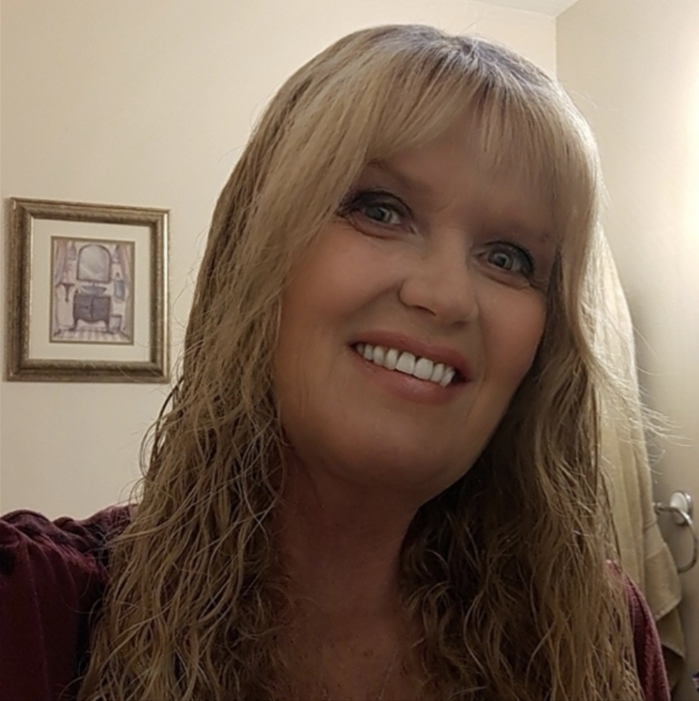 Meet your Posher, Cindi Posh Ambassador
